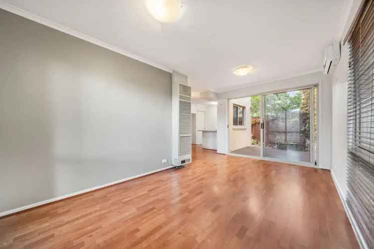 Great townhouse just moments to North Lyneham Ridge