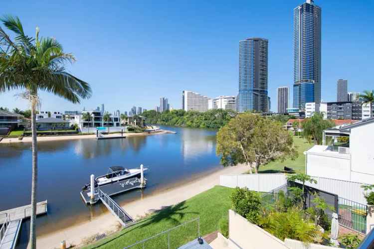 Broadbeach Waterfront Townhouse with Private Pontoon