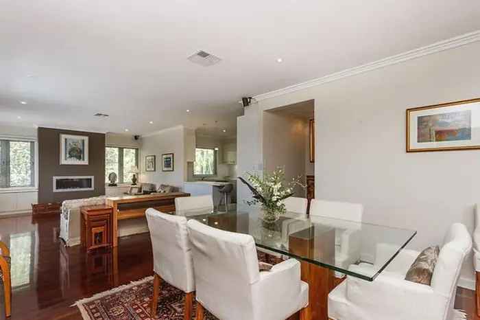 House For Sale in City of Melville, Western Australia