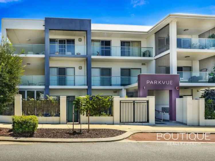 Tranquil 2-Bed, 2-Bath Apartment near Parklands