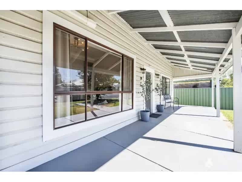 Fully Furnished Renovated Home In South Dubbo