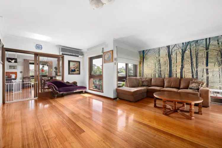 House For Sale in Melbourne, Victoria