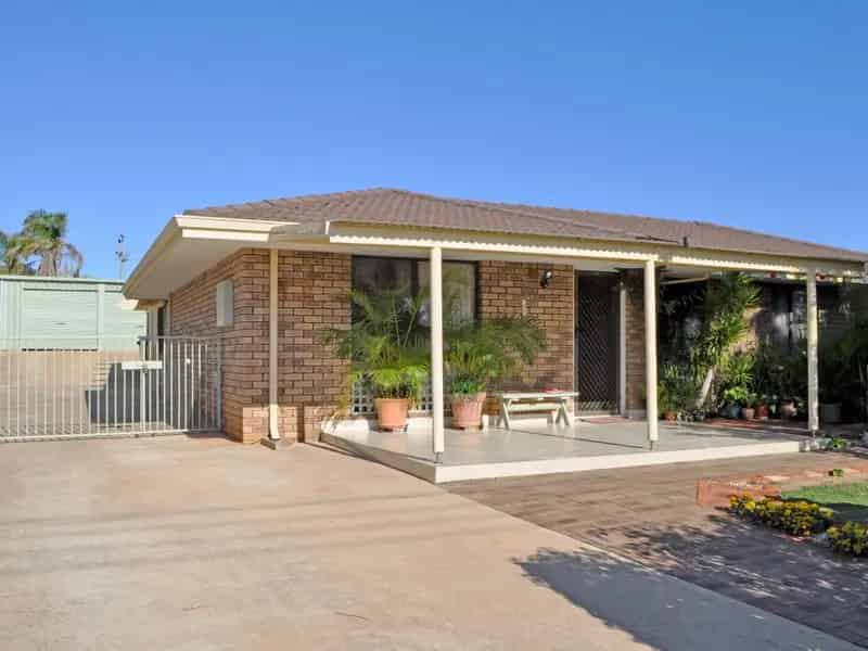 Buy House in Mahomets Flats with Proximity to Beach and Schools