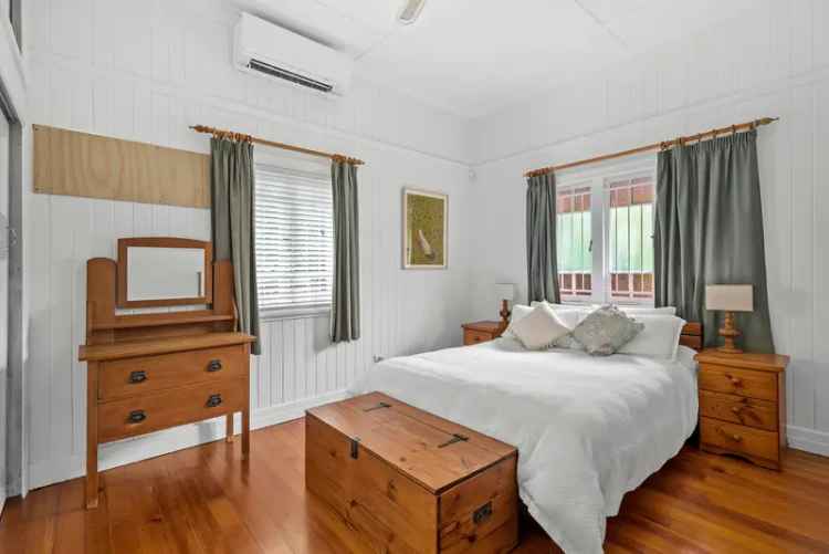 Charming Queenslander 3 Bed 809m2 Clifton Hill Renovation Potential