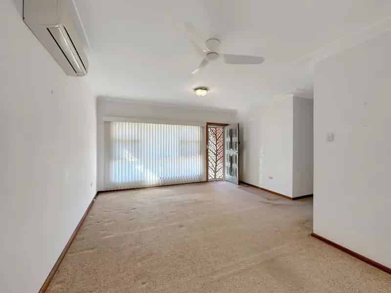 Real Estate For Lease - 43 Camellia Circle - Woy Woy , NSW