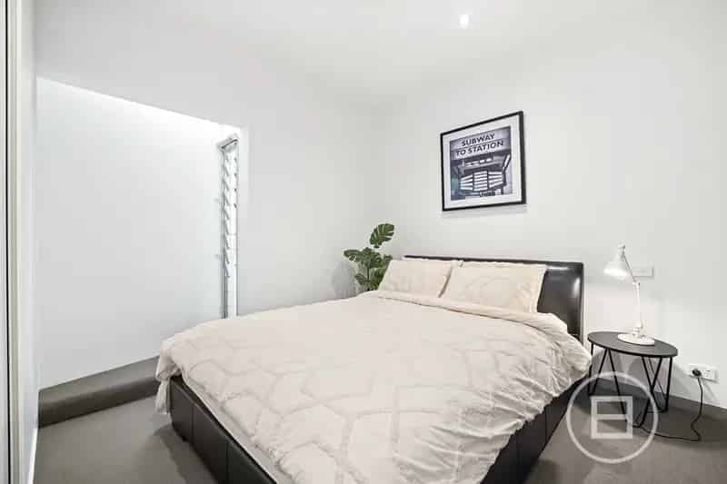Rent Apartment in Inner City with Dual Level Living and Modern Finishes