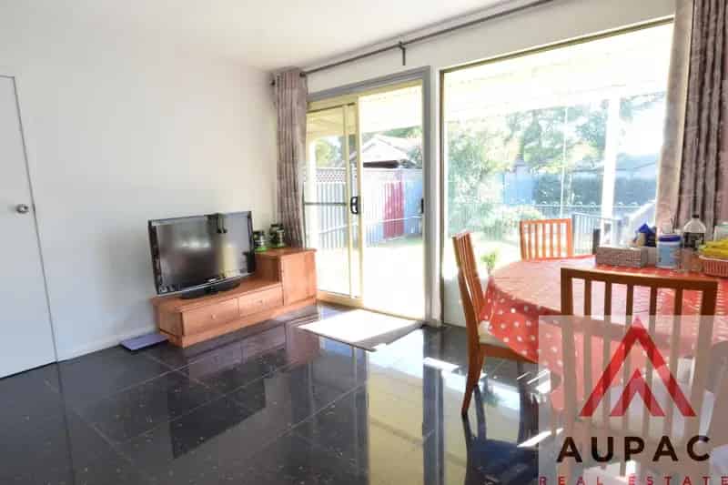Real Estate For Lease - 7b Wunda Road - Concord West , NSW