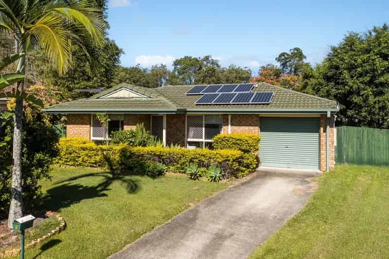Real Estate For Sale - 5 Sandheath Court - Regents Park , QLD