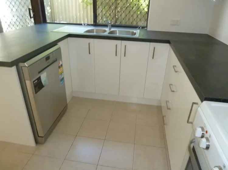 3 Bedroom Townhouse near Leederville Cafes and Shops