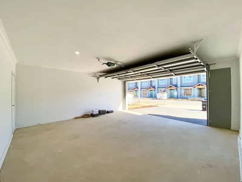 BRAND NEW! Stunning 4 Bedroom House for lease at Minta(Berwick)!