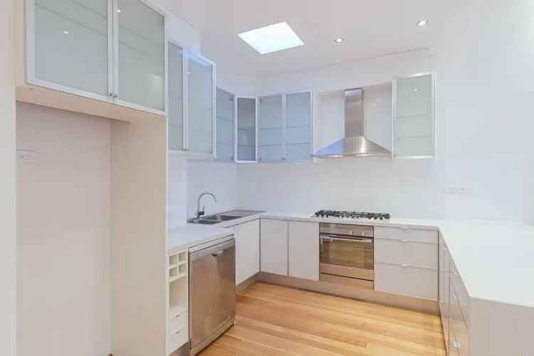  For Rent in 70, Victoria Street, Melbourne, Victoria