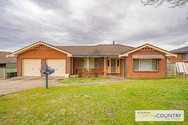 House For Rent in 108, Fittler Close, Armidale, New South Wales