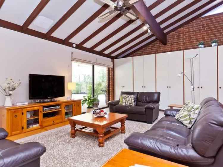 House For Sale in City of Canning, Western Australia