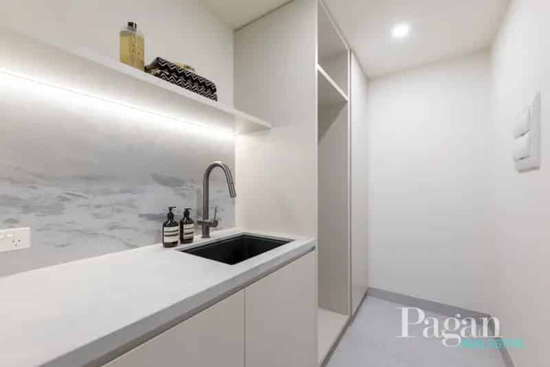 3 rooms apartment of 531 m² in Melbourne