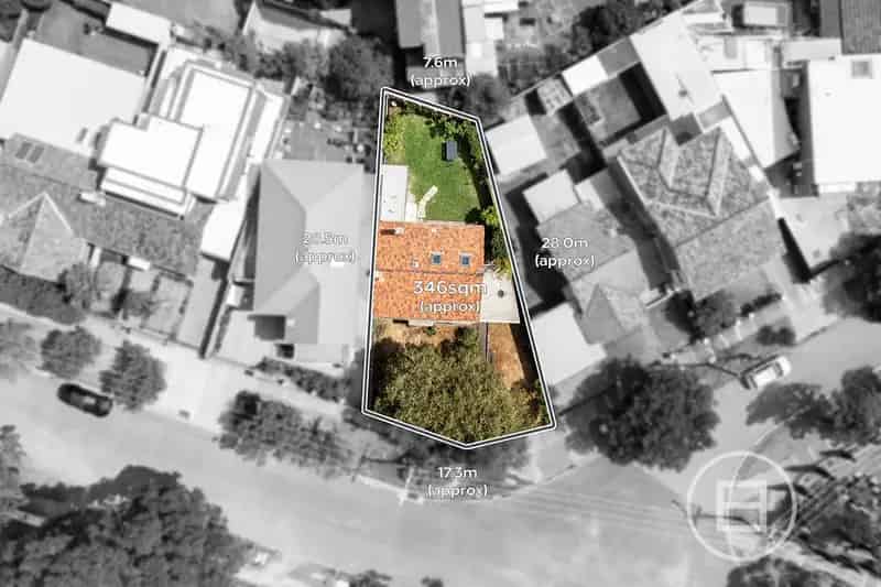 Buy house in Port Melbourne with potential for growth and city views