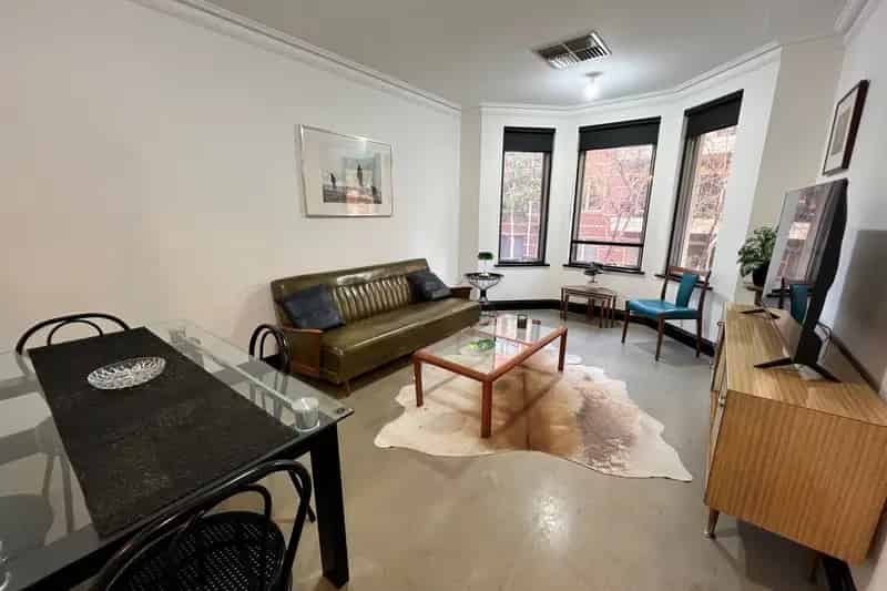 2 rooms house of 92 m² in Adelaide
