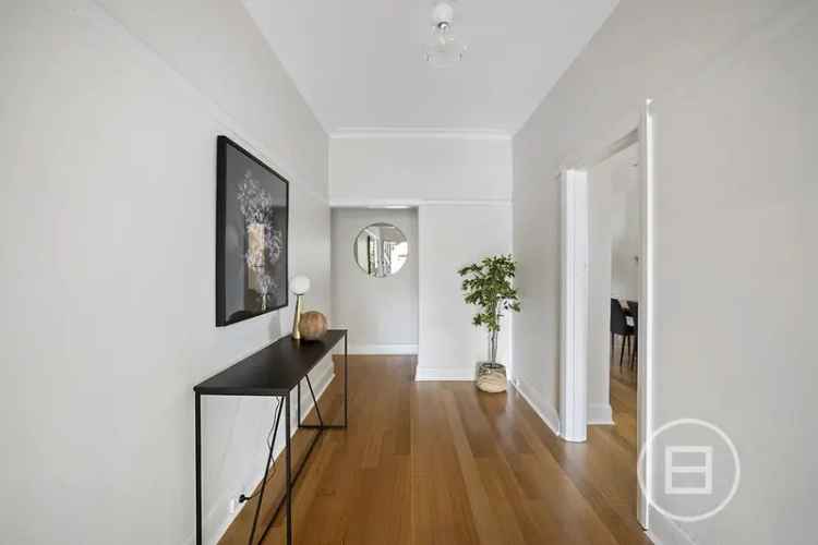 House For Sale in Melbourne, Victoria