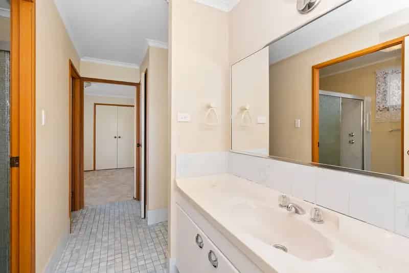 Real Estate For Lease - 84 Kathleen White Crescent - Killarney Vale , NSW