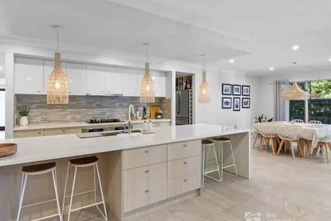 House For Sale , 28, Woodlea Boulevard, Melbourne, Victoria