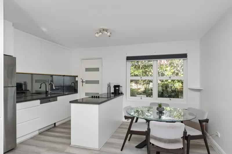 Real Estate For Lease - 4/5 Livingstone Place - Newport , NSW
