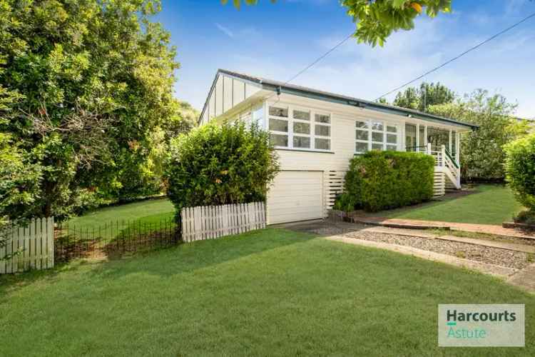 Charming Family Home in Stafford Heights