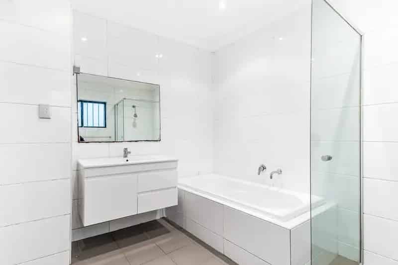 Lease Oversized Terrace in Newtown with Modern Finishes