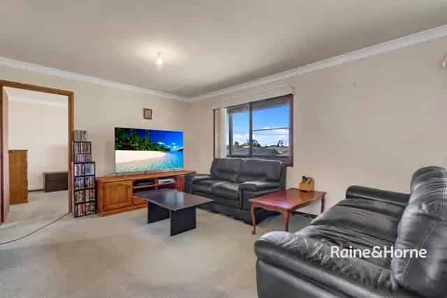 Buy house in South Sussex with spacious backyard and multiple living areas