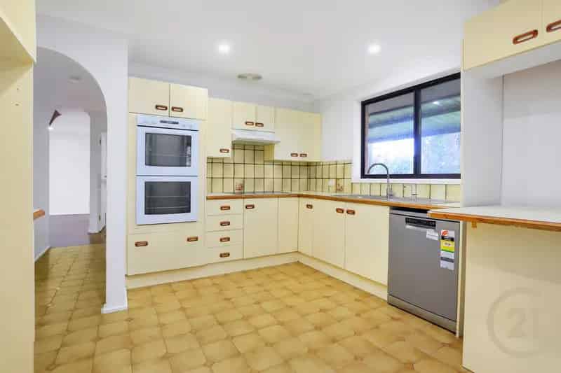 27 Janamba Avenue, Kellyville NSW 2155 - House For Lease