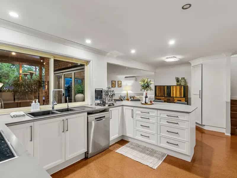 Sprawling Family Estate in Rochedale South's Premium Niche!
