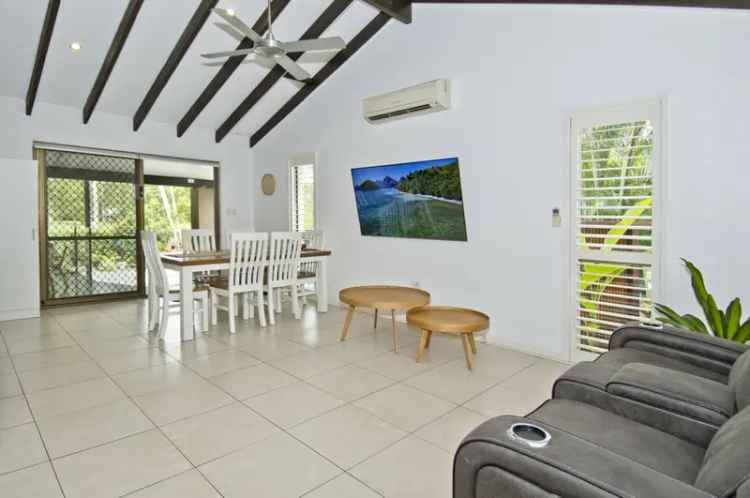 Spacious Dual Living Home Golf Course Views Pool Granny Flat