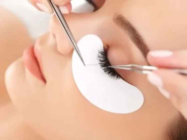 Luxuriate in Success with Three Award-Winning Eyelash Salons