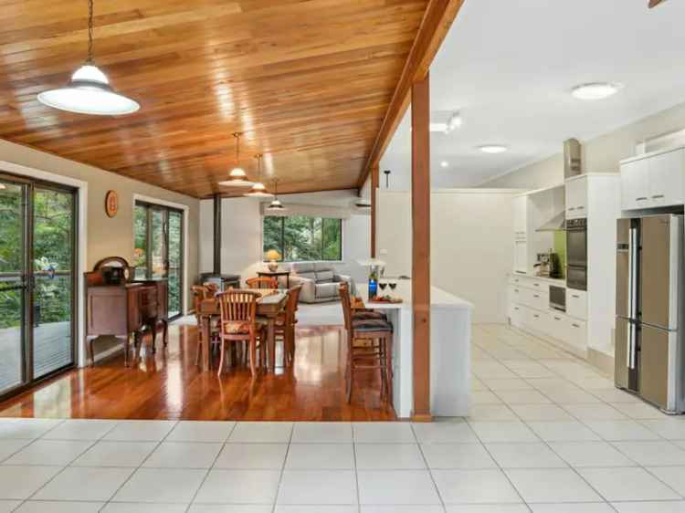 Auction Buy Spacious Five Bedroom Nature Retreat in Coffs Coast