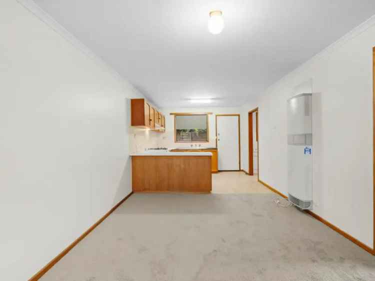 Fantastic Two-Bedroom Townhouse: Quiet, Central Pocket