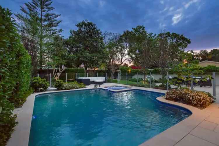 6 Bedroom House Sydney Family Home Multiple Living Areas Pool