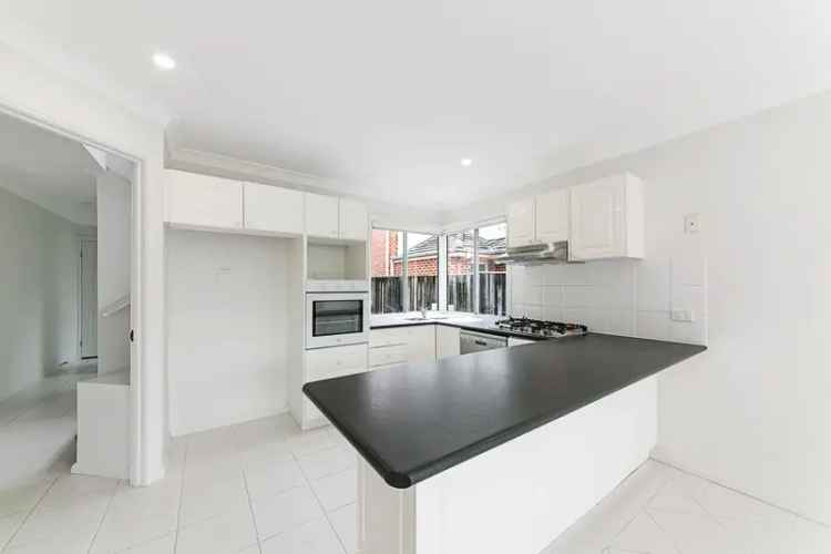 29 Fernbrook Place, Castle Hill NSW 2154 - House For Lease