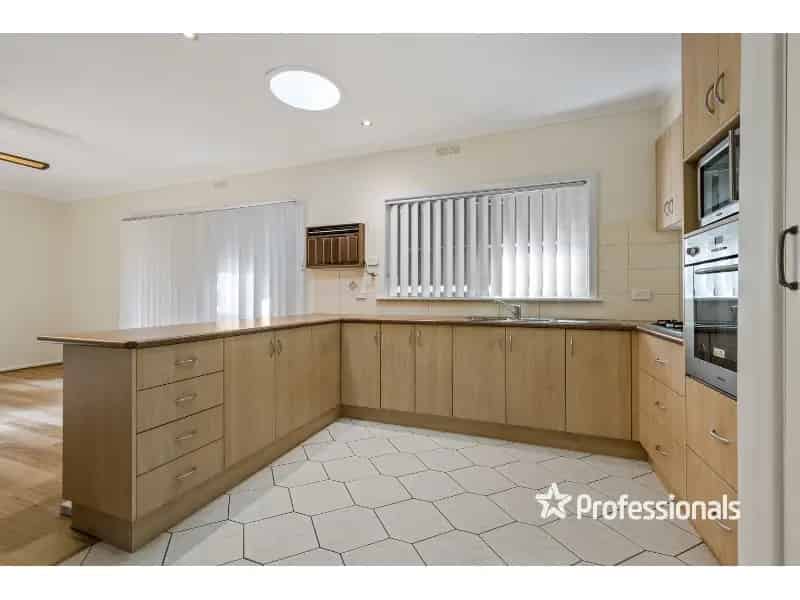 Beautifully Renovated Family Home In Prime Location
