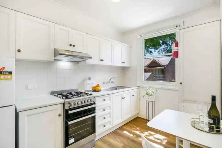 Spacious 1-Bedroom Apartment in North Adelaide