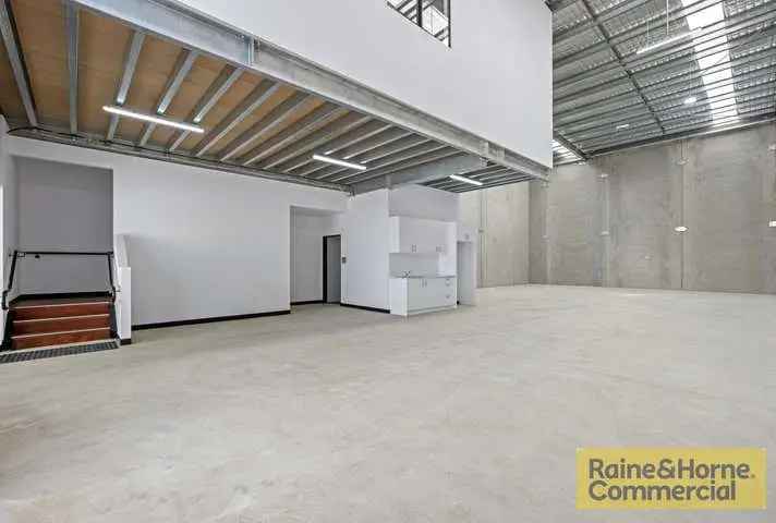 Brand New Modern Industrial Unit 300sqm North Lakes