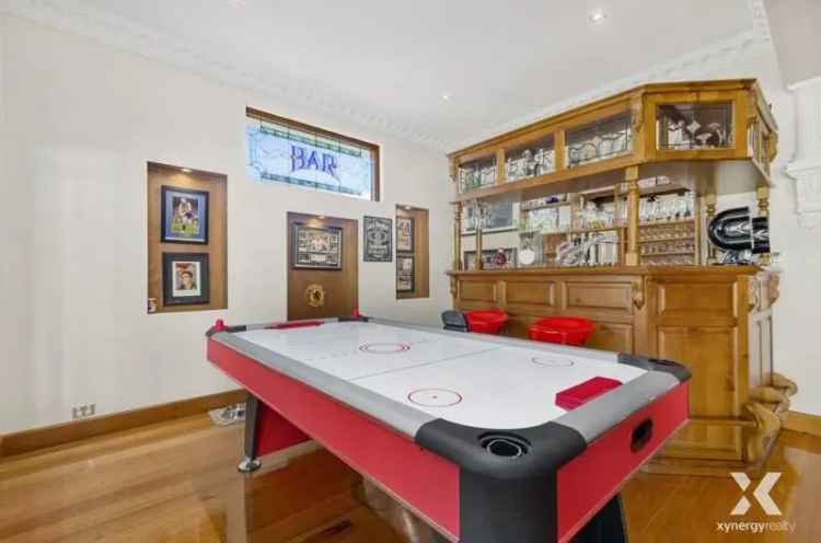 4 Bedroom House Melbourne 264m2 Family Home