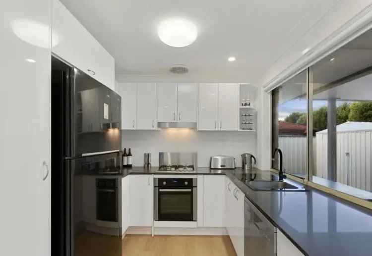 Lease 3 Bedroom House in Erina with Modern Amenities