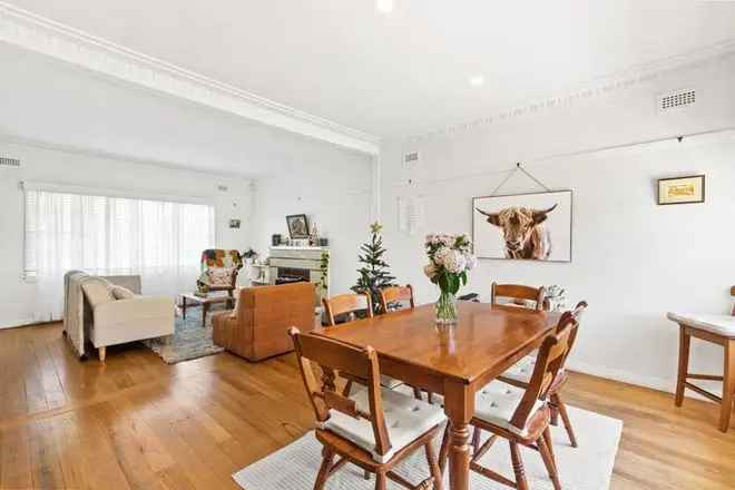 House For Sale in 54, Balcombe Road, Melbourne, Victoria