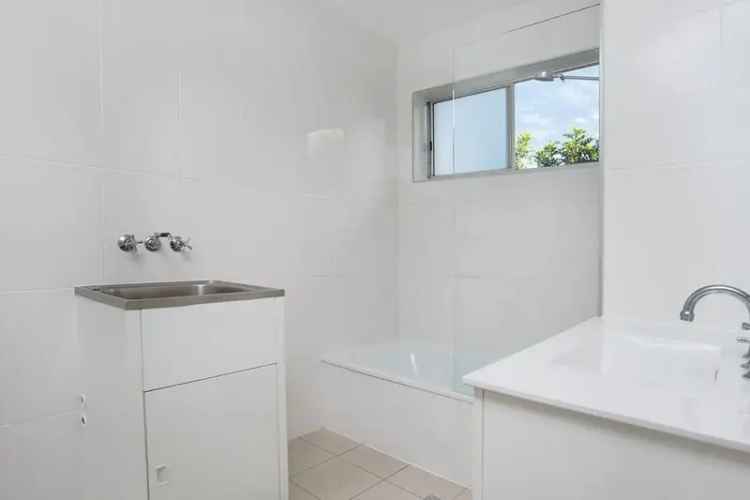 Rent Apartment in Coorparoo with Modern Features and Large Balcony