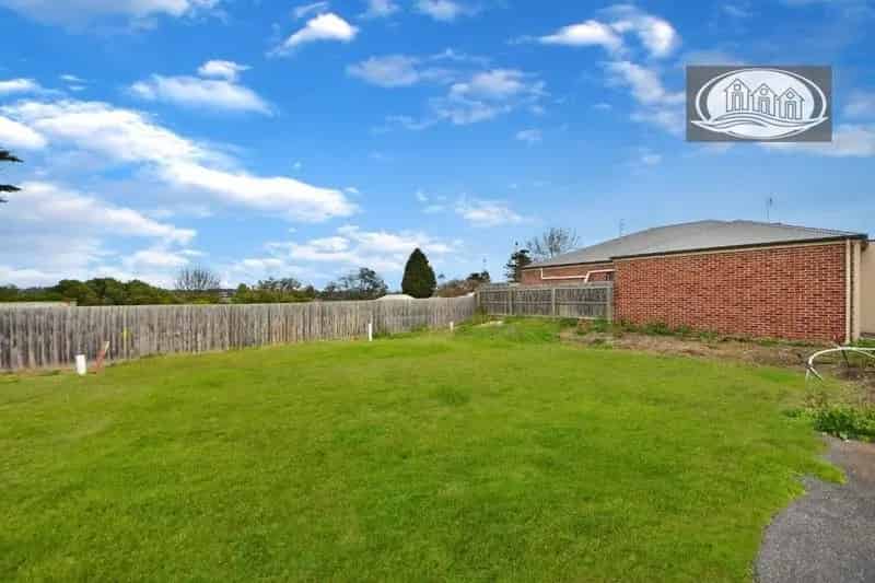 Buy land in CBD location at 8 Minerva Lane