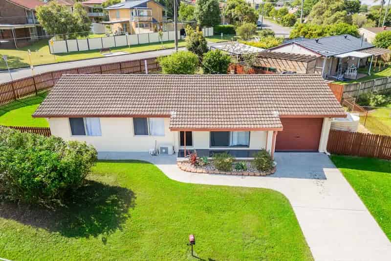 Bright, Airy & Perfectly Positioned - Your Charming Corner Block Awaits!