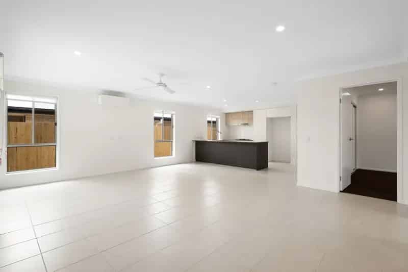 Real Estate For Lease - 4 Cadell Close - Park Ridge , QLD