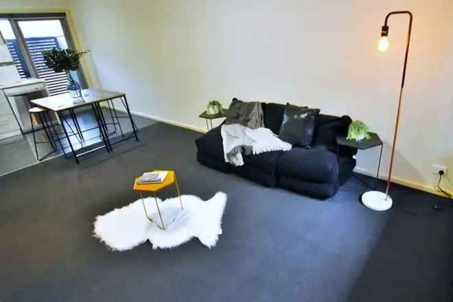 Apartment For Rent in Melbourne, Victoria