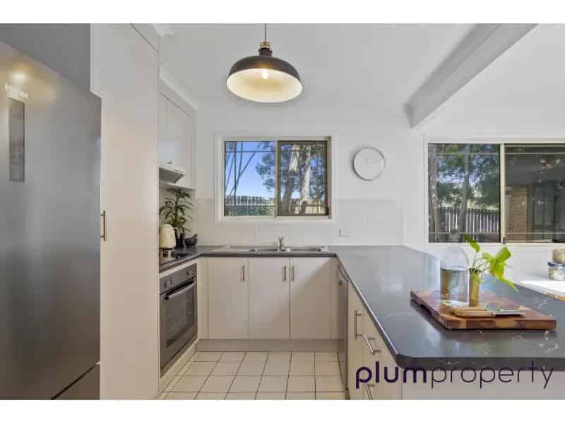 Private West End Townhouse Close To Everything You Need