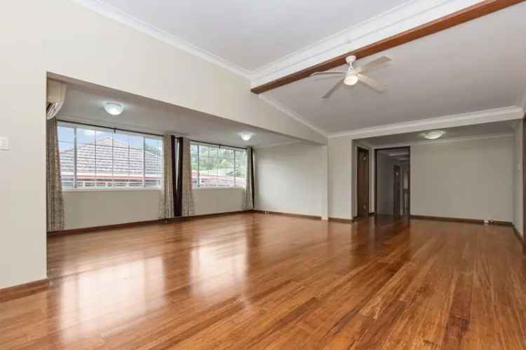 Rent House in Asquith with Modern Features and Outdoor Entertaining