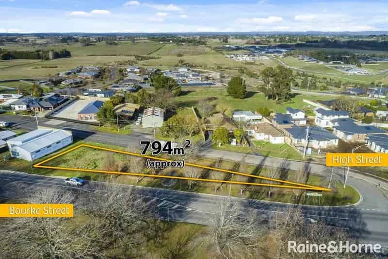 House For Sale , 135-137, High Street, Kyneton, Victoria