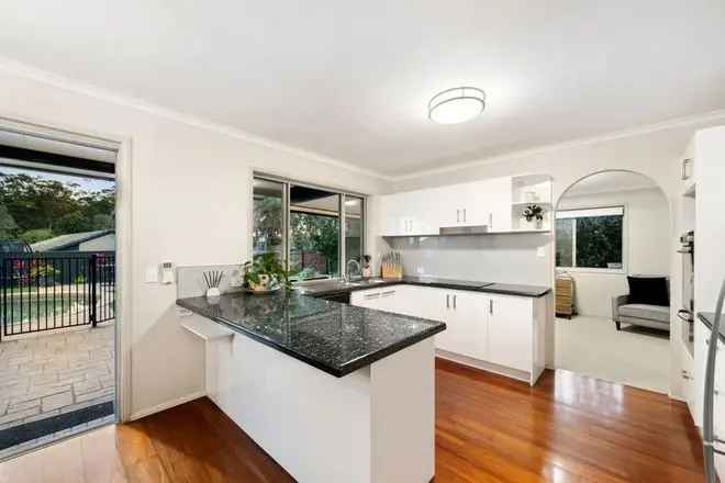 Modern Family Home in Buderim Meadows 4 Beds 2 Baths Double Garage